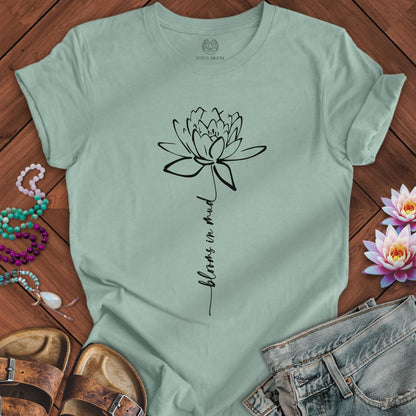 Script Stem Lotus Tee Dusty Blue